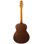 Guitarra Granada Mountain Mini electroacústica de 6 cuerdas.